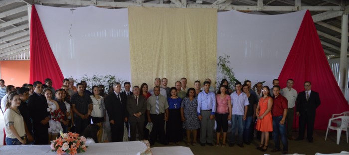 Casamento coletivo une 20 casais