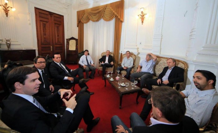 Paulo reivindica recupera��o de estradas e viaja a Bras�lia