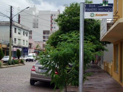 Cidade ganha novas placas de identificao