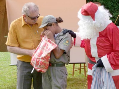Alunos do Peloto Mirim recebem presentes de Natal