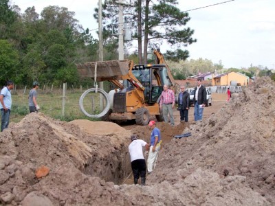 Pavimenta��o de ruas inicia pela S�lvio Pinto 
