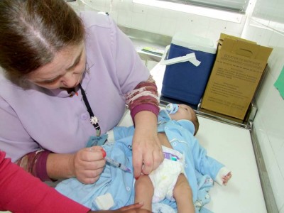 350 crian�as est�o em dia com as vacinas 