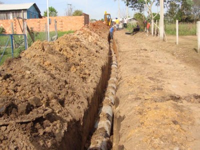 Esgoto da rua Vale Verde � canalizado 