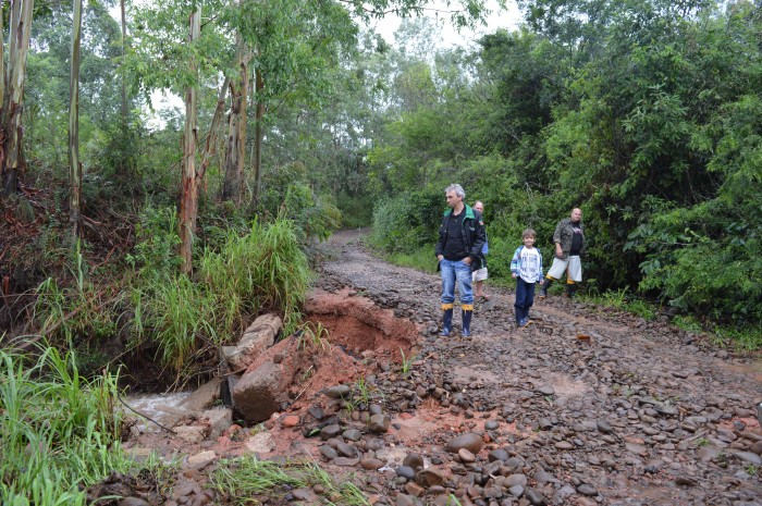 Chuva e ventos causam novamente preju�zos em Candel�ria