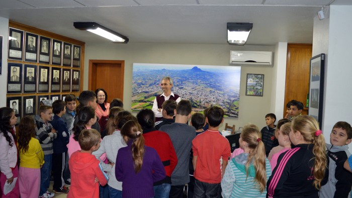 Alunos cumprem agenda do Projeto Conhecendo Nosso Munic�pio