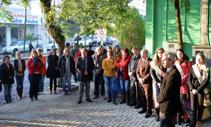 Aberta as comemora��es de anivers�rio de Candel�ria