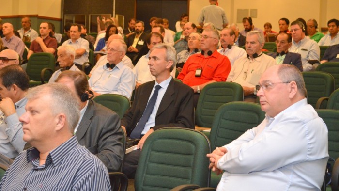 Paulo Butzge participa de Encontro das Am�ricas