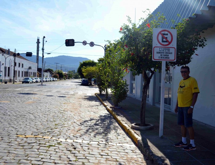 Em vigor novos hor�rios e espa�os para ve�culos de carga e descarga