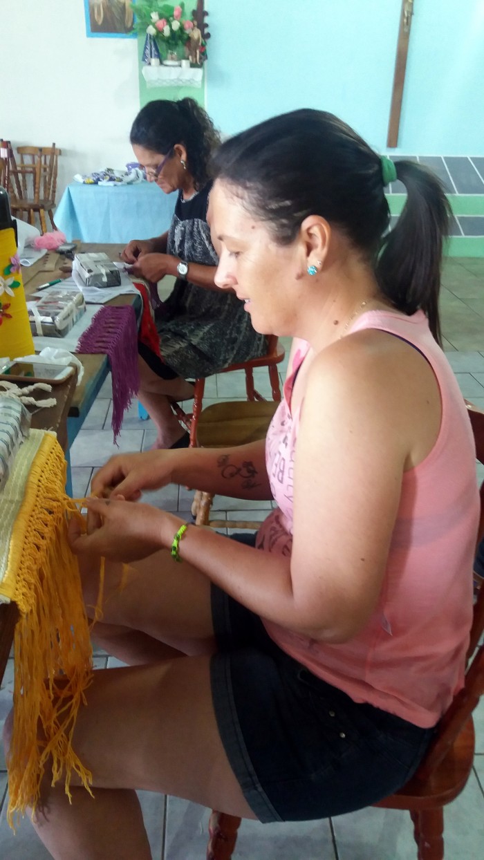 Curso de Macram� no Bairro Marilene