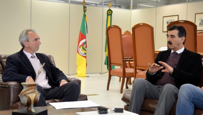 Paulo Butzge busca reabertura da Ag�ncia do Ipe em Candel�ria