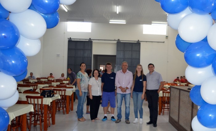 Prefeito em exerc�cio prestigia novo empreendimento