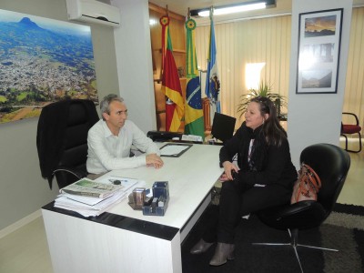 Parceria Prefeitura/Corsan expande rede de �gua pelo munic�pio. 