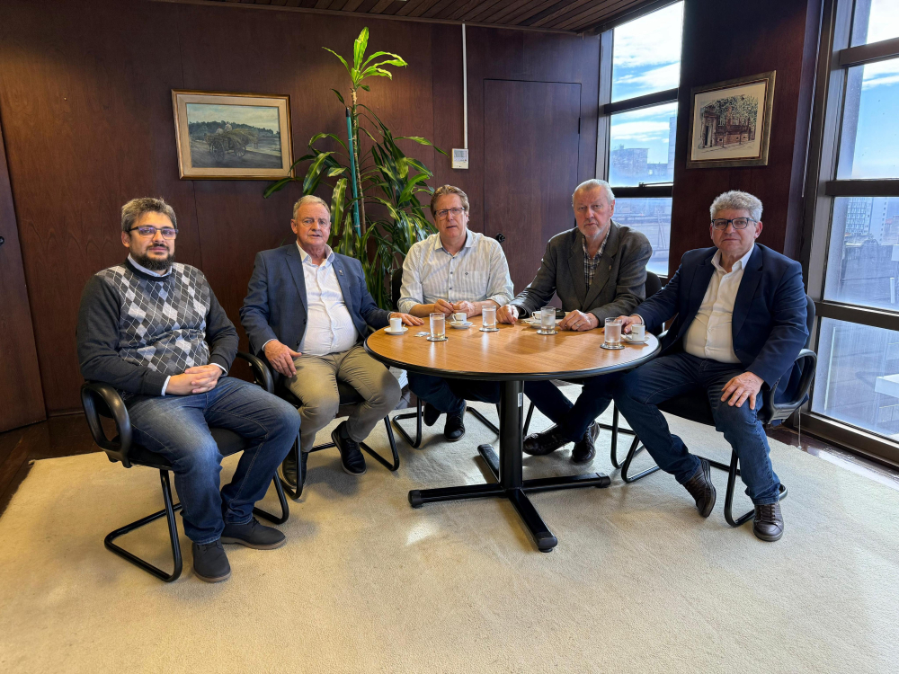 Prefeito trata sobre financiamento de R$ 15 milhes junto ao Badesul