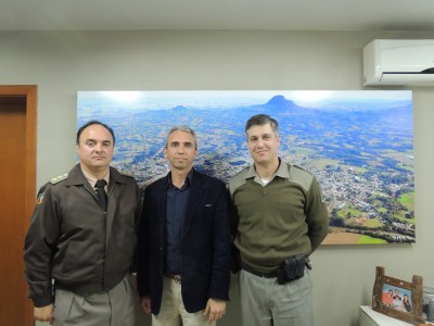 Paulo Butzge recebe Coronel Reis e Capit�o Rodrigo Sartori