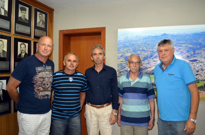 Prefeito recebe comitiva da ACIC