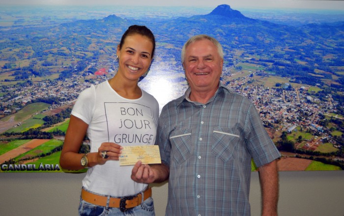 Musa do Sol 2015 recebe pr�mio em Candel�ria