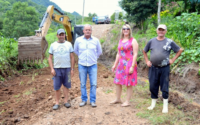 Bueiro consertado na Linha do Salso