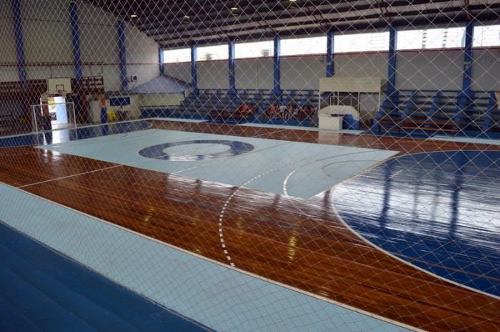 Gin�sio Valter Filter recebe nova pintura