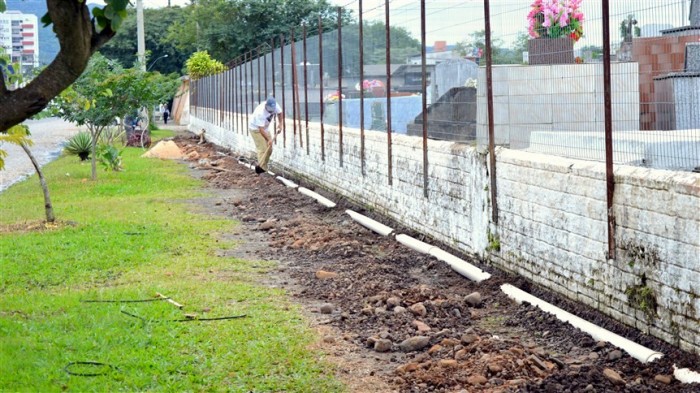 Obras no Cemit�rio para evitar alagamento
